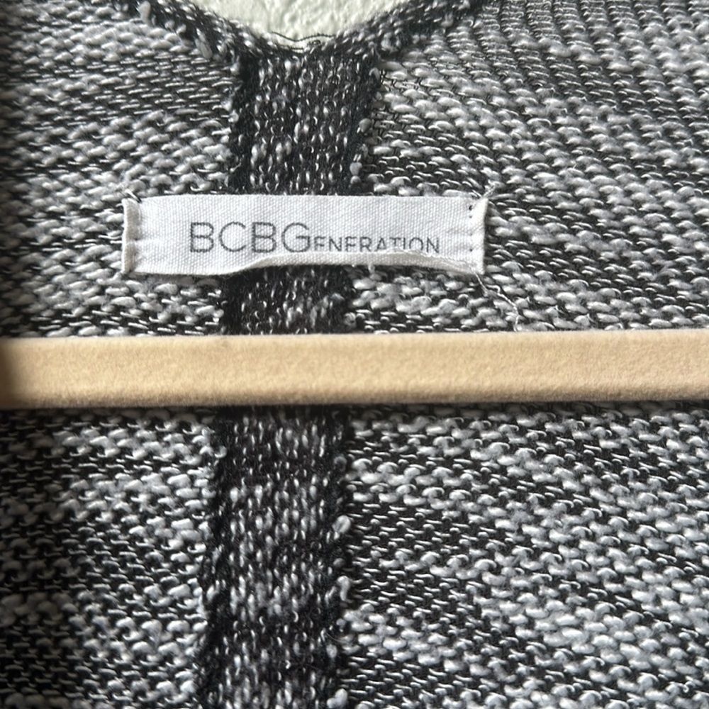BCBGeneration shawl, cape, duster cover up - Picture 4 of 5
